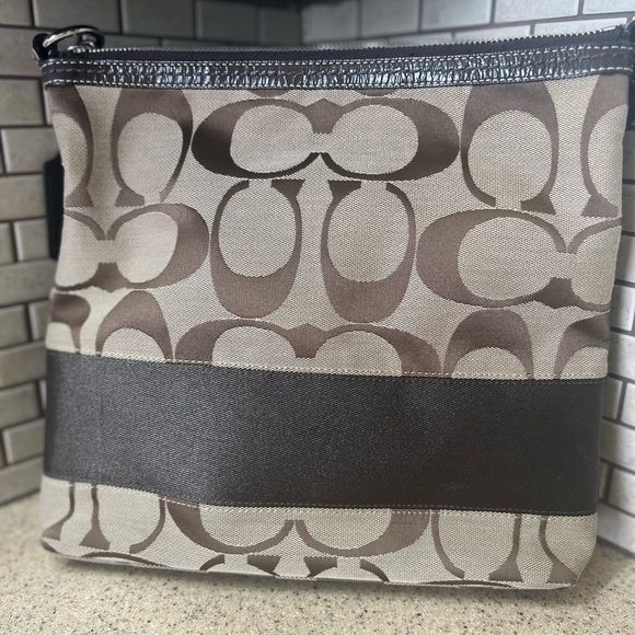 💜 Coach Canvas Stripe Shoulder Bag - Picture 5 of 7